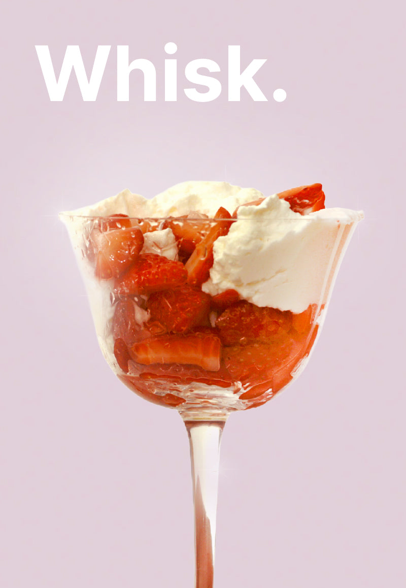 Whisk:いちごのデザートにホイップクリームをのせたところ